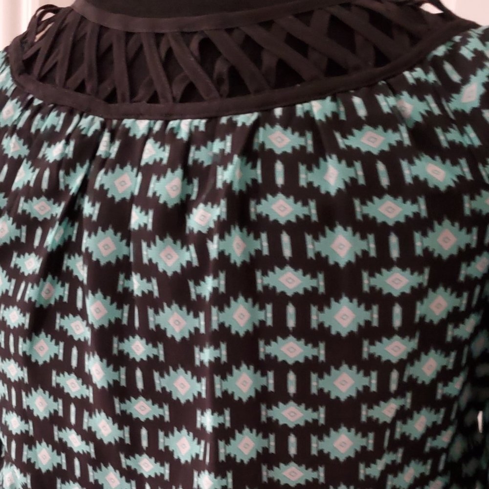 Seguin Heart Women medium 3/4 long sleeves 100% polyester. - Picture 8 of 15